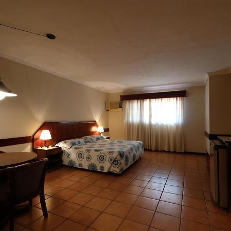 El Pantanal Hotel & Resort Puerto Quijarro  Dış mekan fotoğraf