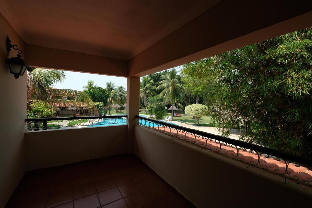 El Pantanal Hotel & Resort Puerto Quijarro  Dış mekan fotoğraf