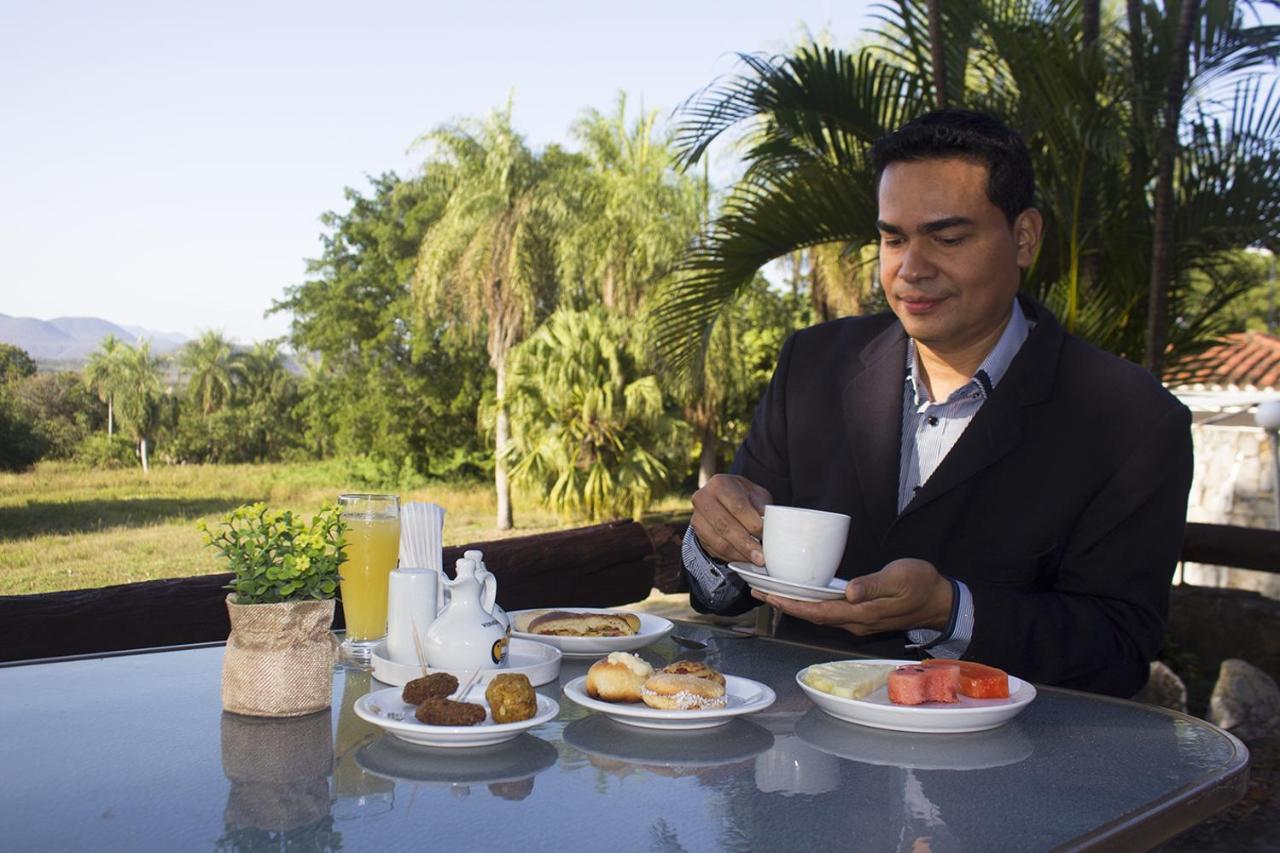 El Pantanal Hotel & Resort Puerto Quijarro  Dış mekan fotoğraf