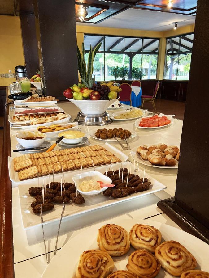 El Pantanal Hotel & Resort Puerto Quijarro  Dış mekan fotoğraf