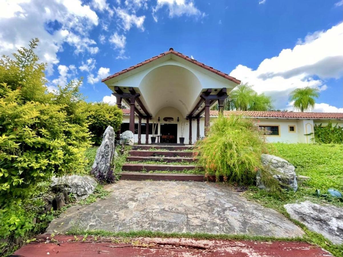 El Pantanal Hotel & Resort Puerto Quijarro  Dış mekan fotoğraf