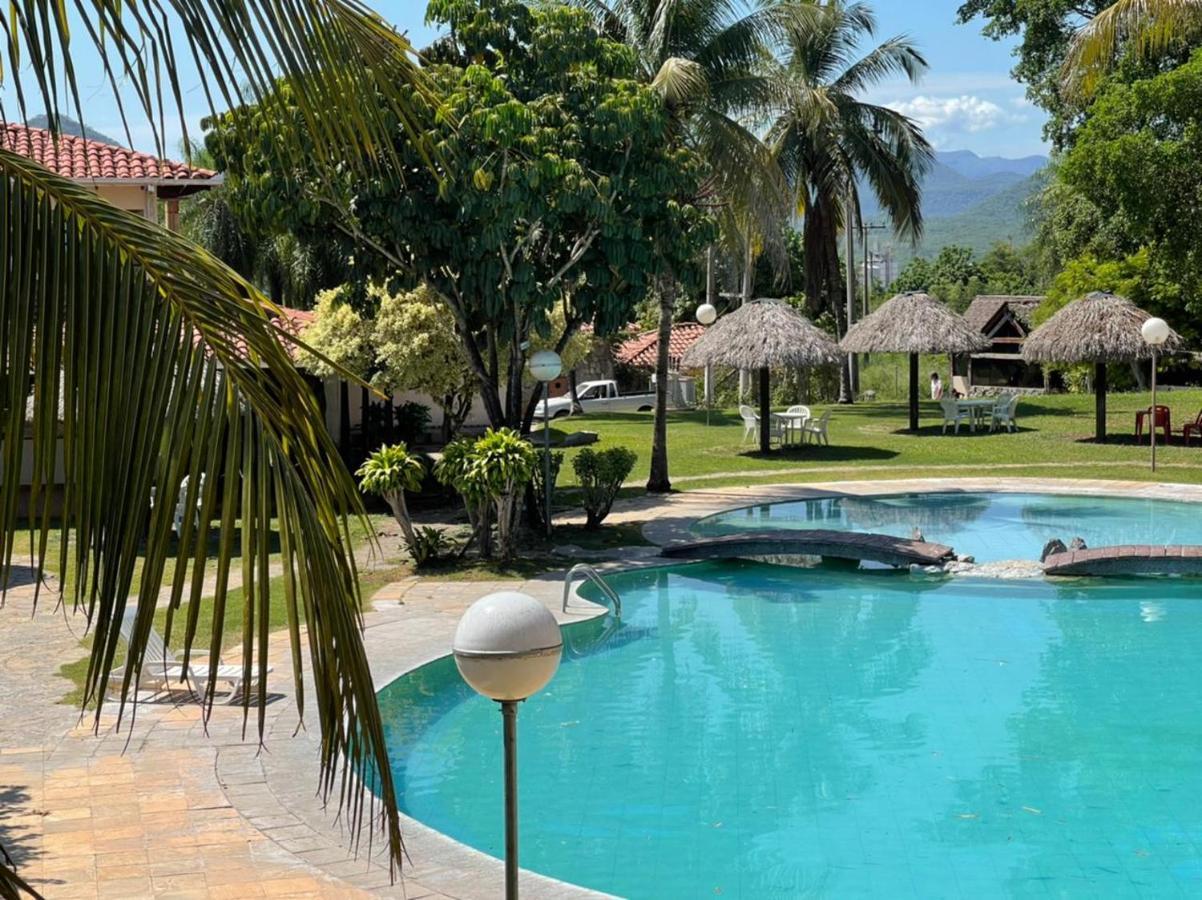 El Pantanal Hotel & Resort Puerto Quijarro  Dış mekan fotoğraf
